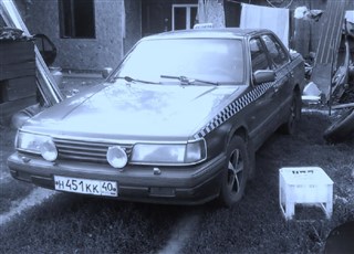 Mazda 929 седан 1989 г.