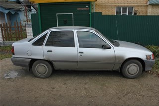 Opel Kadett седан 1986 г.