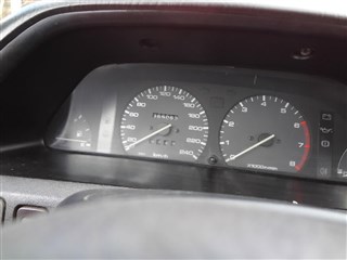 Mazda 323 седан 1990 г.
