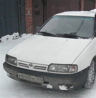 Nissan Primera седан 1991 г.