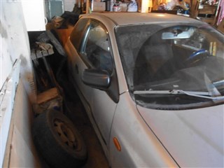 Mazda 323 хэтчбек 3 дв. 1999 г.